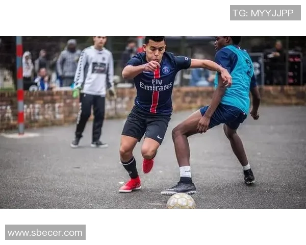 从贫困街头到绿茵场的逆袭足球明星们的奋斗与荣耀 从贫困街头到绿茵场的逆袭足球明星们的奋斗与荣耀