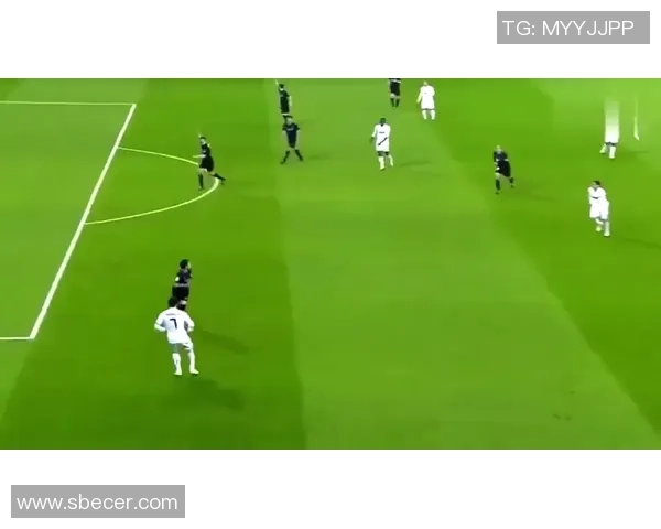 十大足球巨星励志故事揭秘：从困境到巅峰的奋斗历程与人生哲理